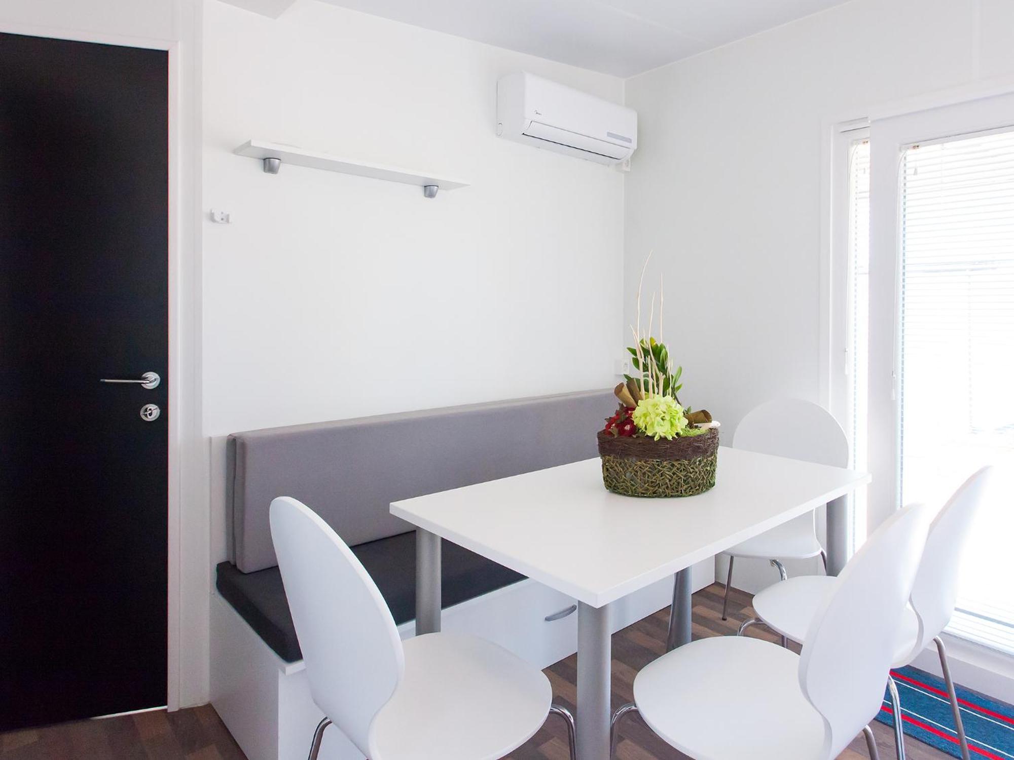 Camping Adria Mobile Homes In Camping Kastanija Novigrad  Exterior photo