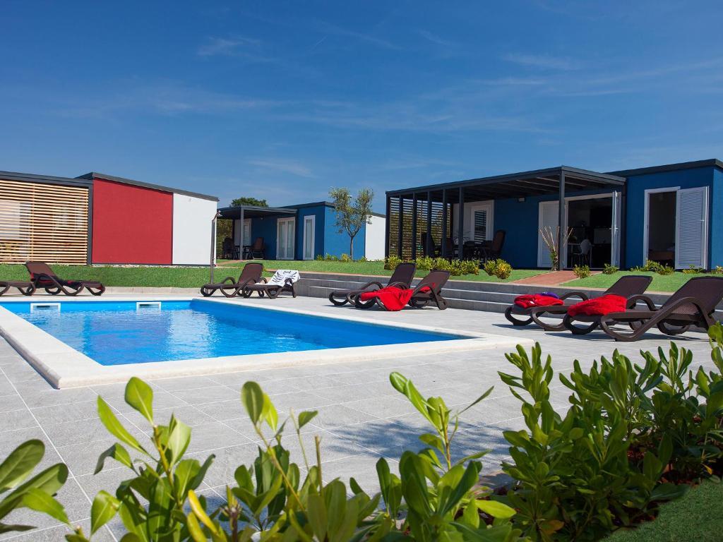 Camping Adria Mobile Homes In Camping Kastanija Novigrad  Exterior photo