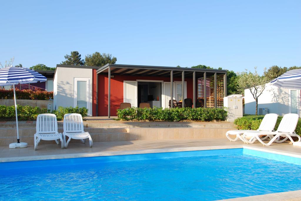 Camping Adria Mobile Homes In Camping Kastanija Novigrad  Exterior photo