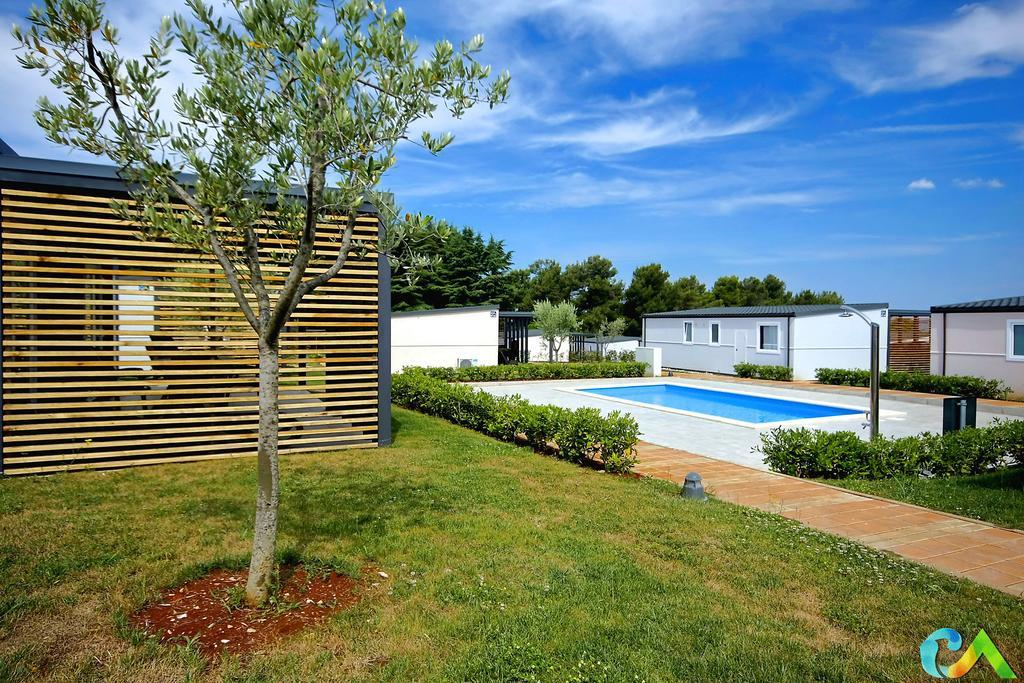Camping Adria Mobile Homes In Camping Kastanija Novigrad  Exterior photo