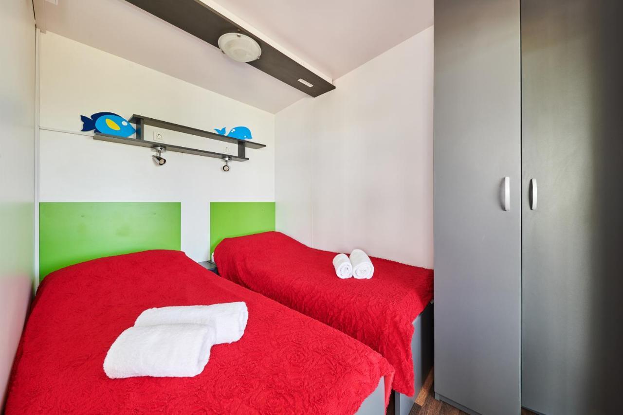 Camping Adria Mobile Homes In Camping Kastanija Novigrad  Exterior photo